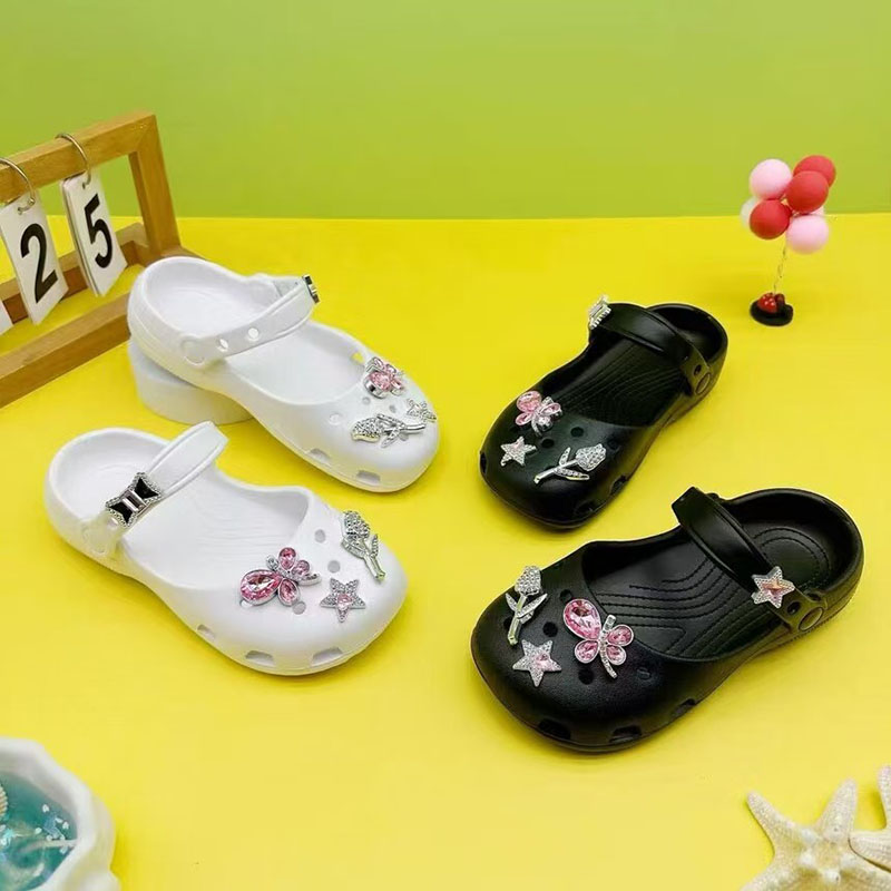 雅购特拖鞋