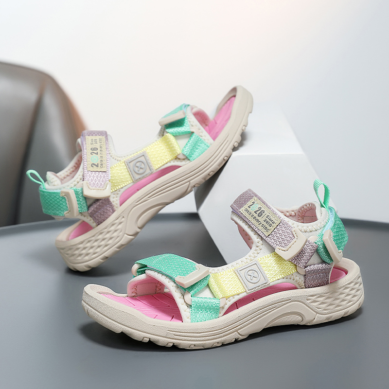 雅购特拖鞋