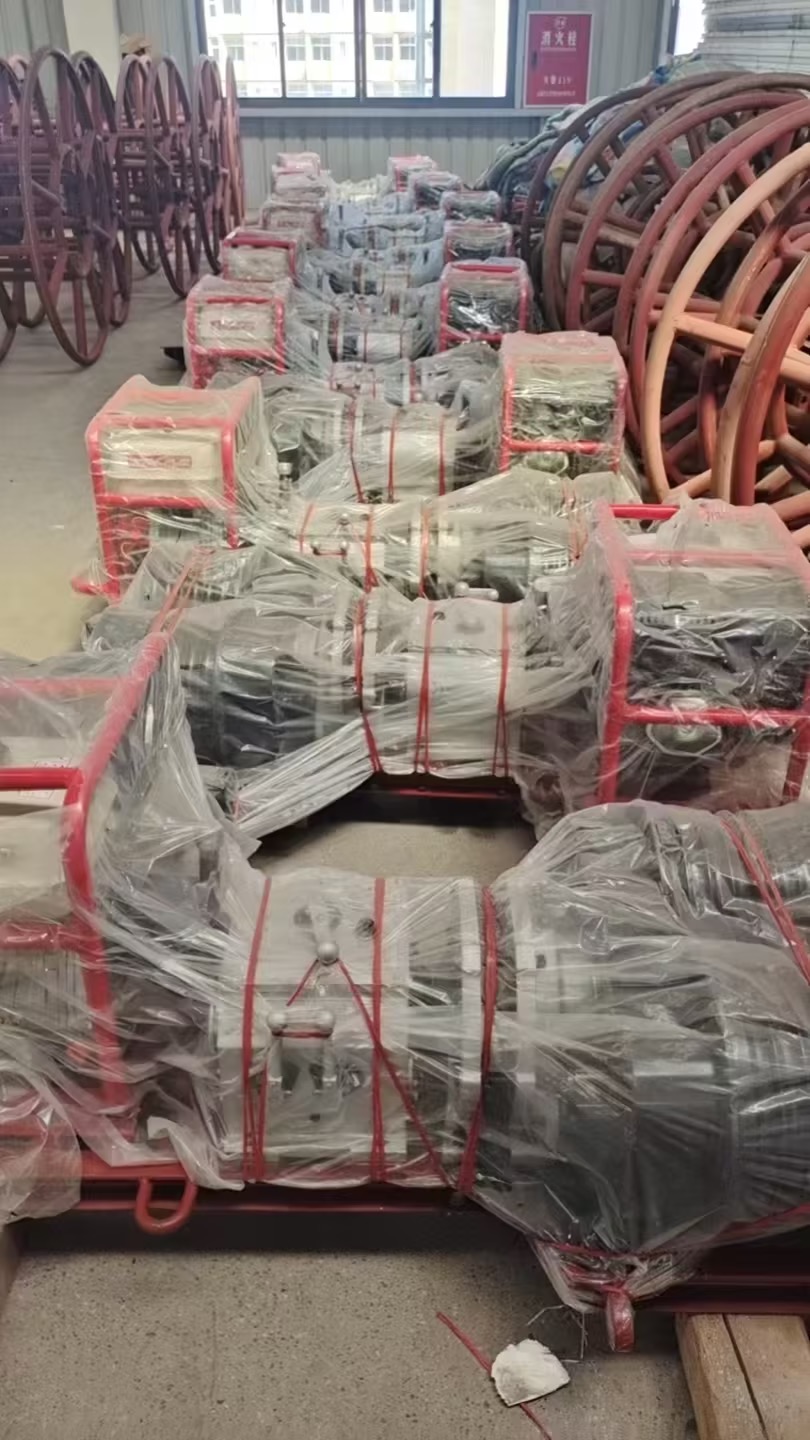 双滚筒绞磨