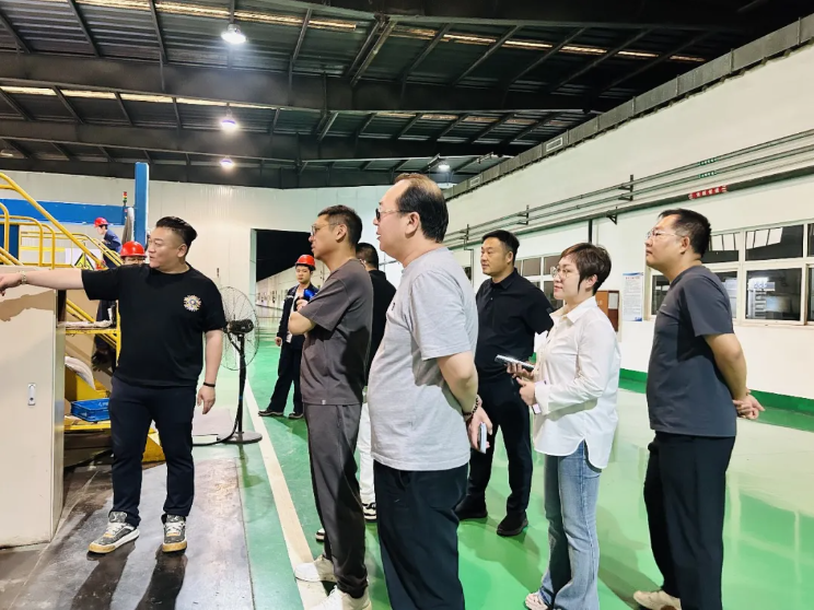 【协会新闻】青民企2026年度会长会议在唐山市蓝欣玻璃有限公司顺利召开