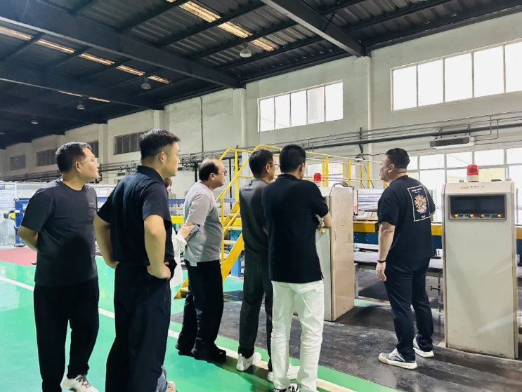 【协会新闻】青民企2026年度会长会议在唐山市蓝欣玻璃有限公司顺利召开