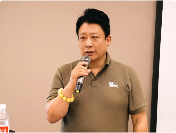 1783495424544523.png 【协会新闻】携手同行、共话发展 —— 多商会联谊交流活动在云天漫步小镇圆满结束