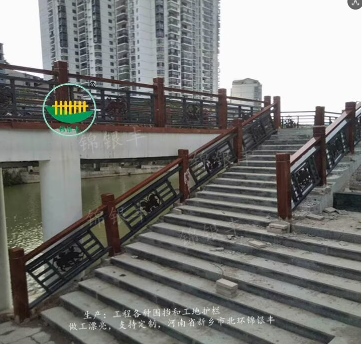 景区道路仿木纹护栏.png 仿木纹景观护栏