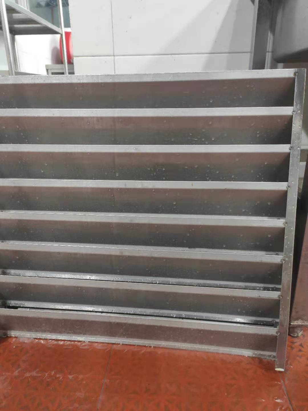 1783584999454696.jpg 大型油烟管道清洗