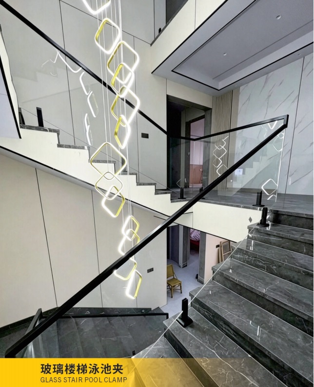 玻璃楼梯泳池夹