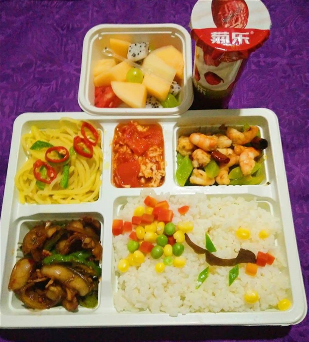 快餐盒饭