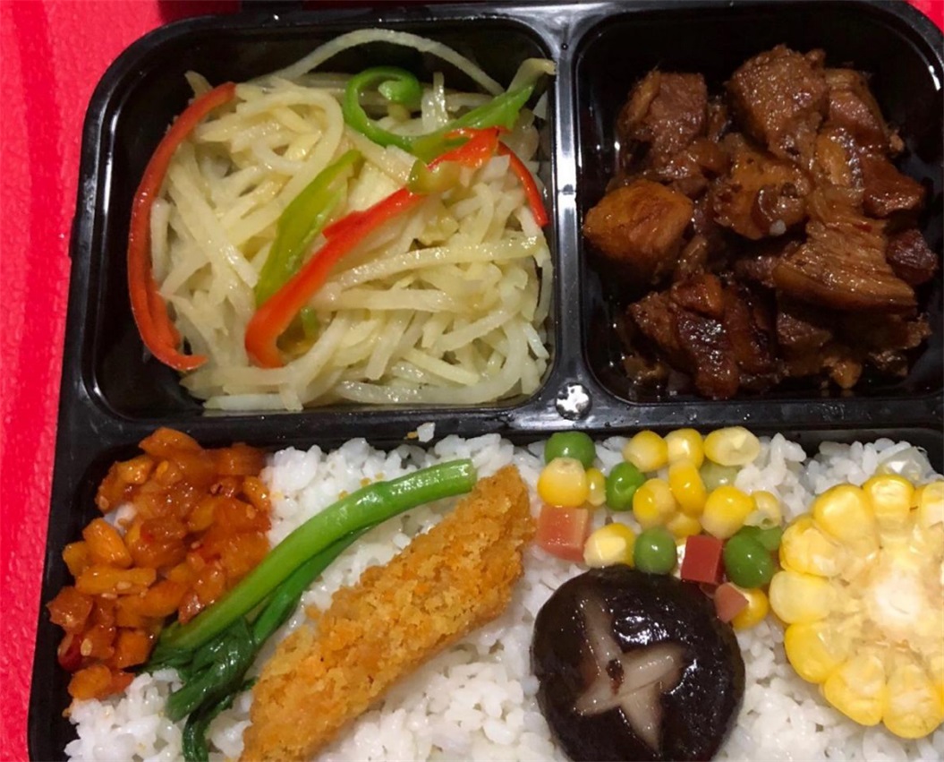快餐盒饭