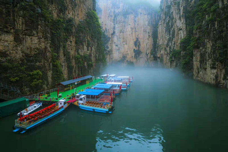 八泉峡