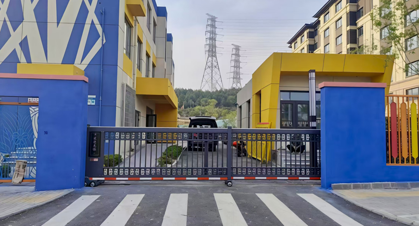 段滑门