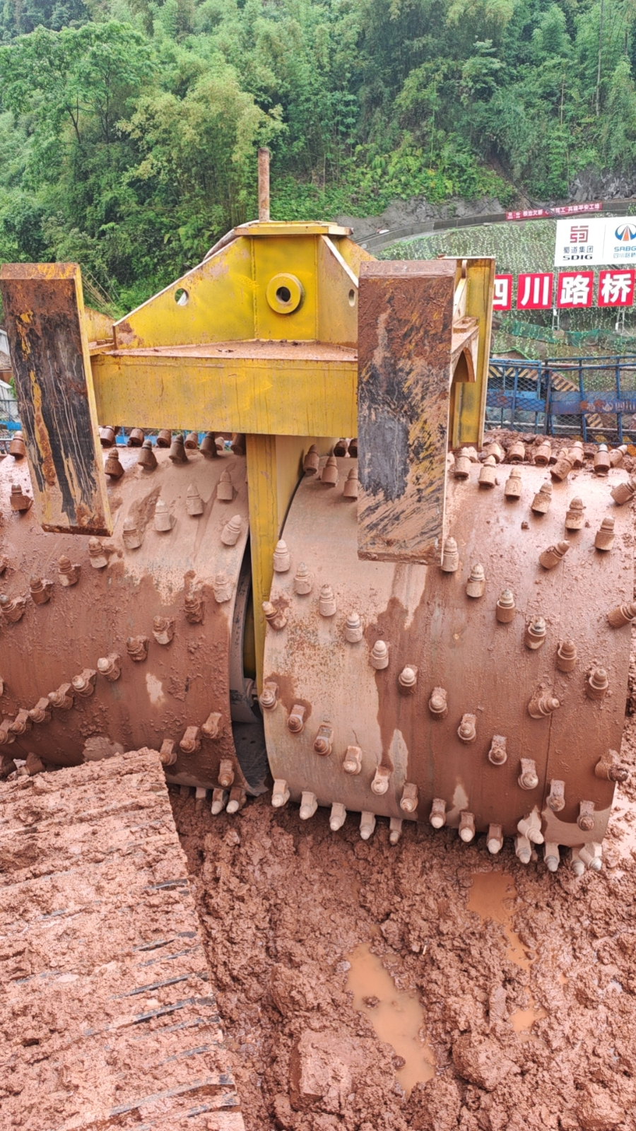 液压两轮方钻