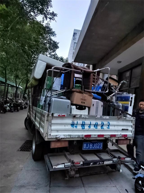 1792371598722209.jpg 泰安居民搬家