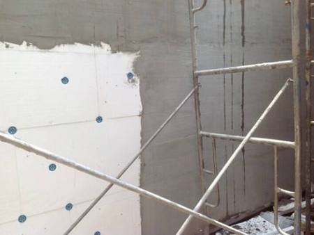 聚苯板施工现场1