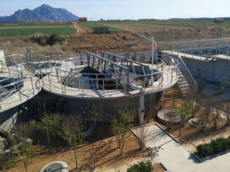 悬挂式中心传动刮泥机