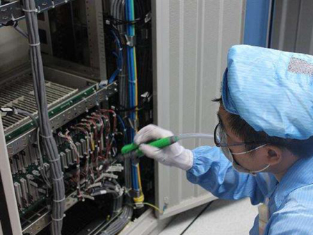 数据中心安全隐患不可忽视，还需带电清洗定期维护