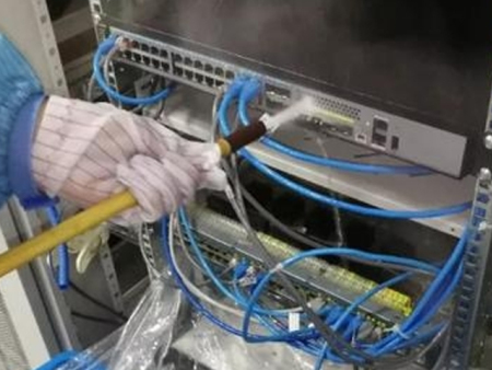 动静态绝缘，带电清洗安全有保障