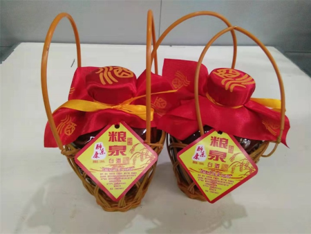 一斤装玉米、高粱酒