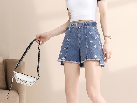 克罗心拼接短裤