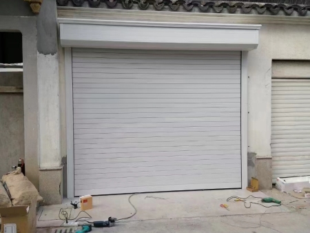 电动卷帘门抗风卷帘门