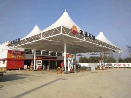 膜结构和传统钢结构对比，哪个更划算