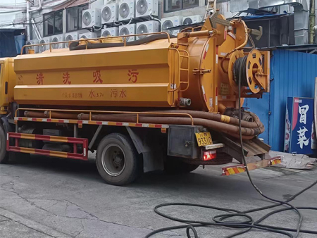 吸污车清淤