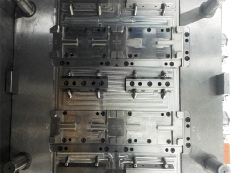 精密连接器模具