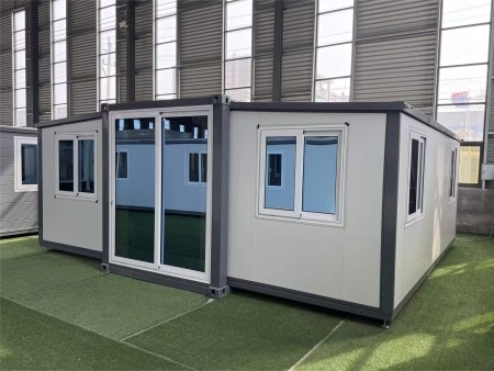 Expandable container house