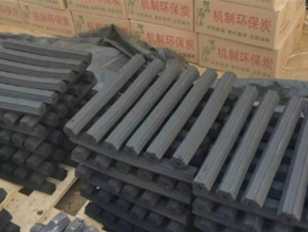 机制竹炭的多样性与烧烤中的高温应用
