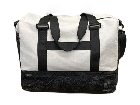 Fashion contrast color travel bag with dry-wet separationXYR-TB202508003