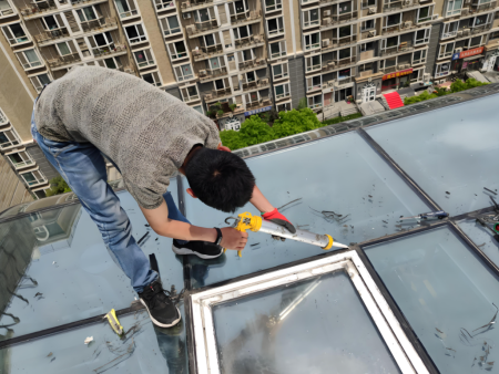 阳光房漏水维修