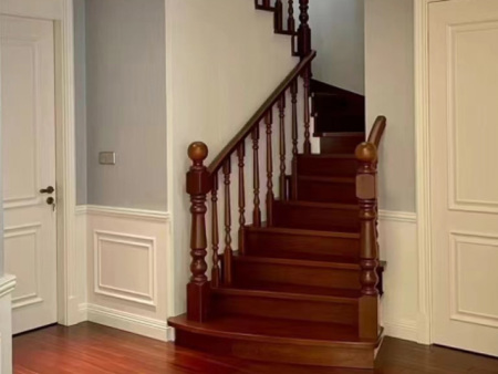 买实木楼梯需要考虑哪些因素？