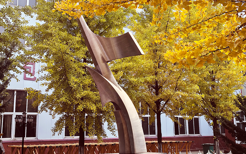 与凤城航天机械制造有限公司一脉相承