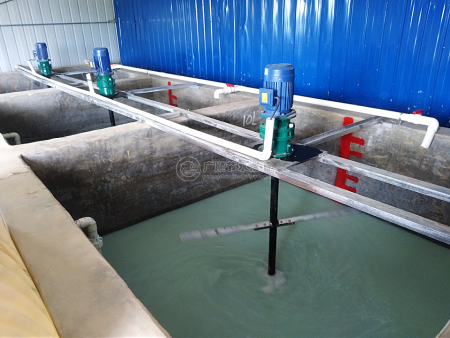 广西南宁水肥一体化灌溉 施肥机 施肥泵 肥料搅拌桶