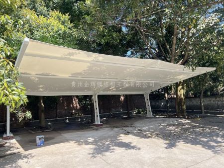 重庆白市驿七字型停车棚