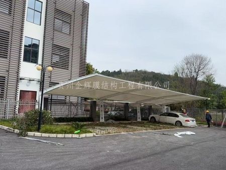 四川绵阳硬边7字形停车棚