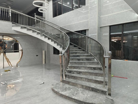 弧形不锈钢楼梯扶手