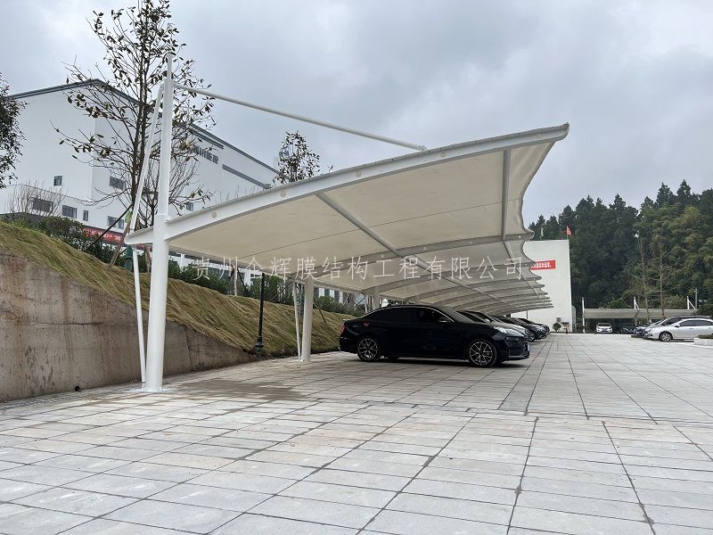 为什么优先修建拉杆式膜结构车棚