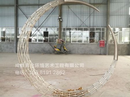不锈钢月亮雕塑