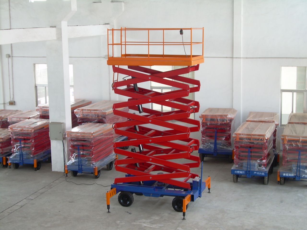 工业品 五金,工具 起重装卸设备 升降台 厂家直销最新款液压升降机