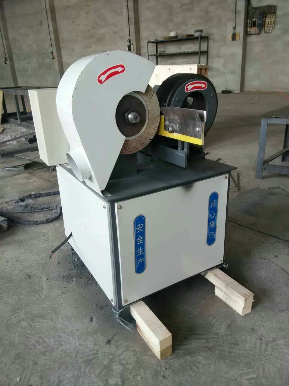 圆管抛光机主要用于五金,电镀,家具,标准件,汽摩配件及液压传动等制造