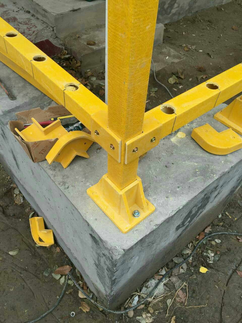 施工玻璃钢围栏东莞施工玻璃钢围栏施工玻璃钢围栏优点