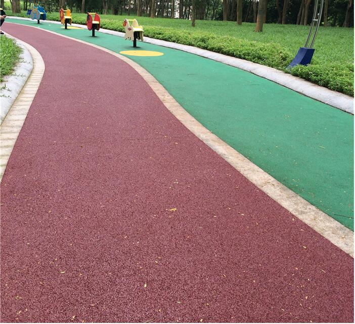 城市道路利用彩色透水混凝土鋪設後,能夠增加城市可透水,透氣面積