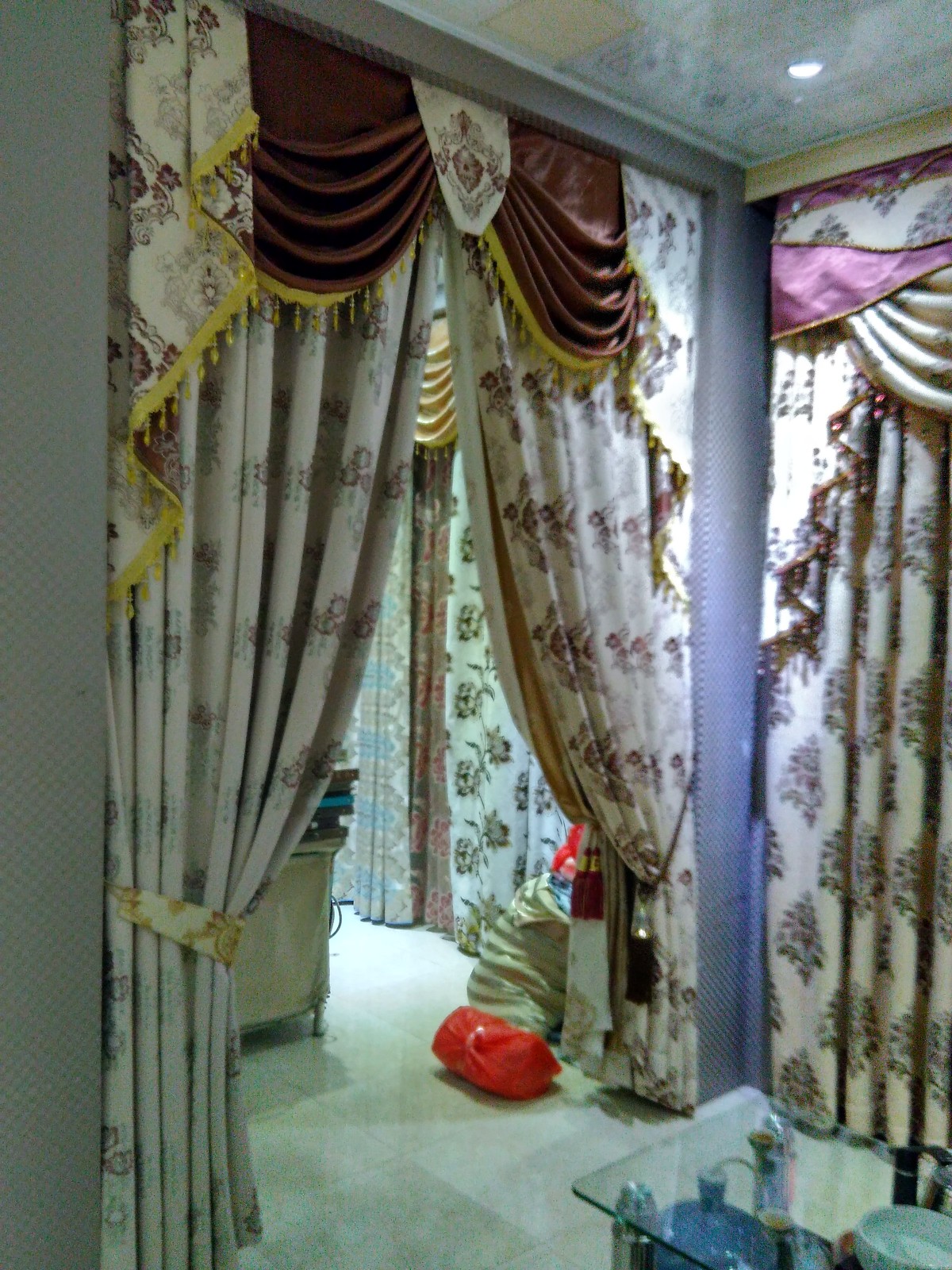 河源市源城区雅尚居窗帘布艺店