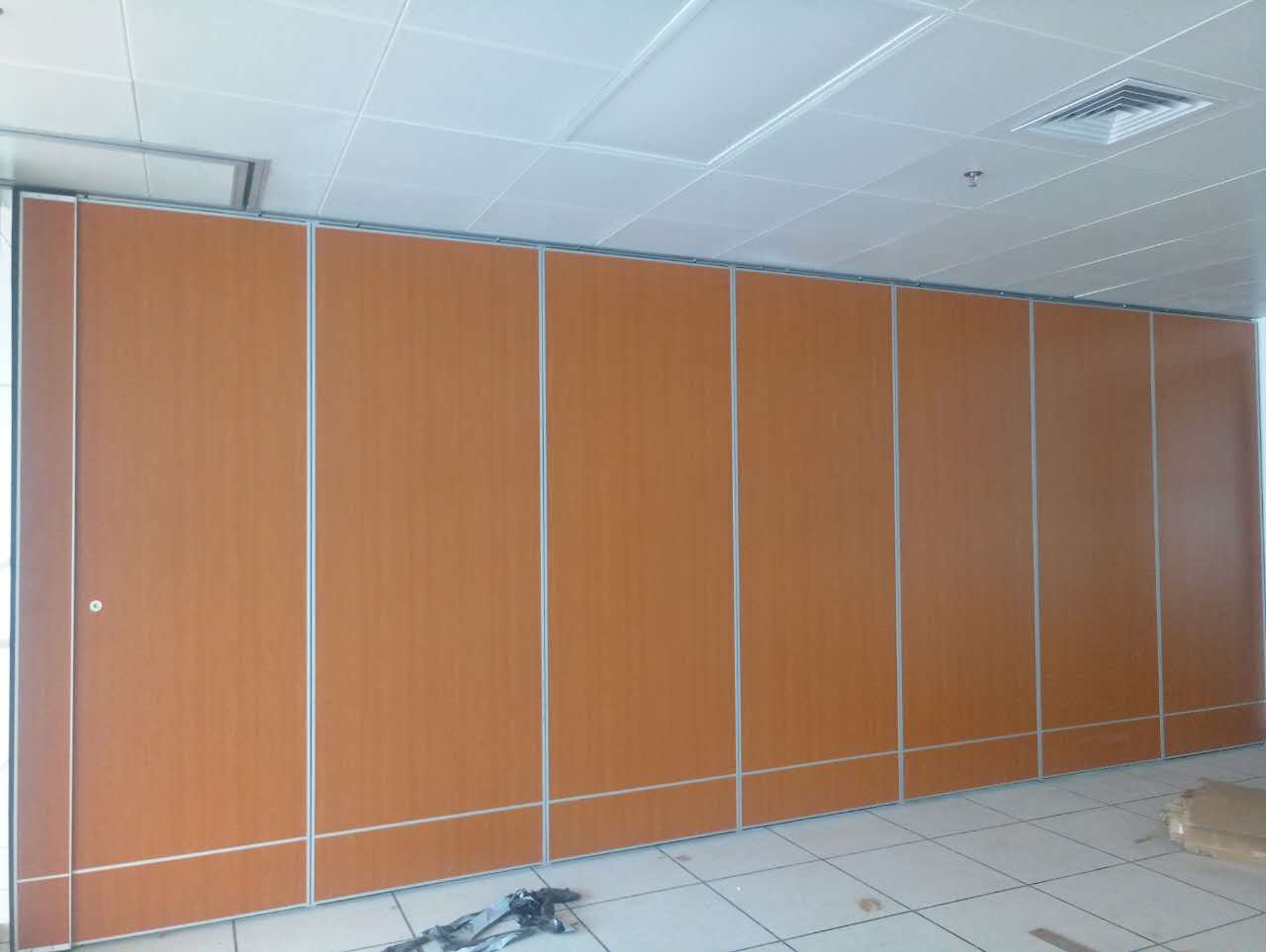 深圳大学 教室活动隔断