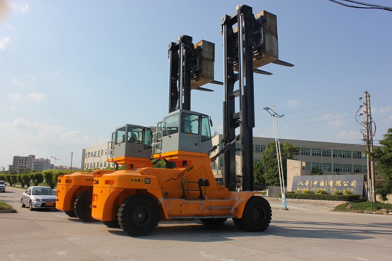 32吨叉车 钢卷32吨叉车 国内码头堆垛集装箱32吨叉车