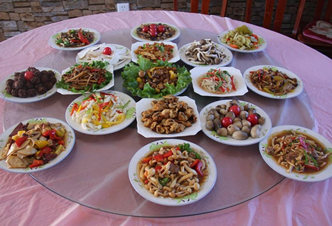 借蘑菇宴骗4000万 解密"蘑菇宴骗局"