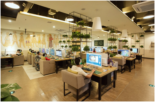 深谙广大游戏爱好者心理的杰拉网咖,当然明白女神们的"王命"不可违