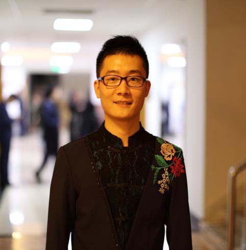 蔡龙民族弹拨乐教师