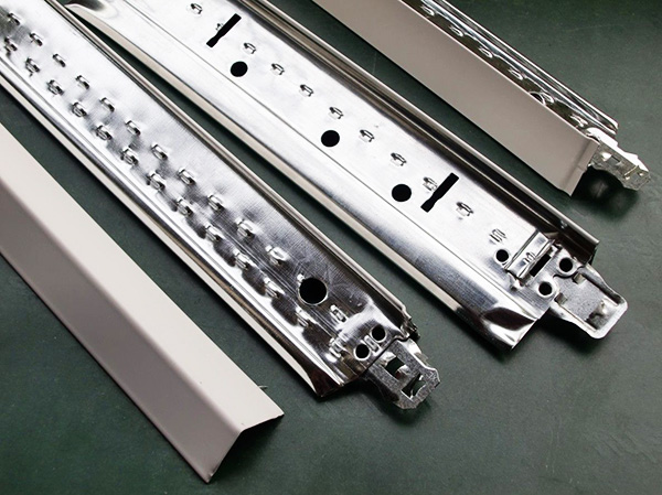 轻钢龙骨-烤漆龙骨