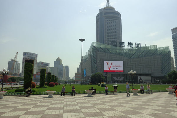 智荟花品牌亚麻籽油进驻兰州国芳百盛综合超市