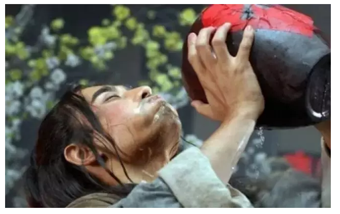 喝酒,是为了不让人生有憾事,你呢?